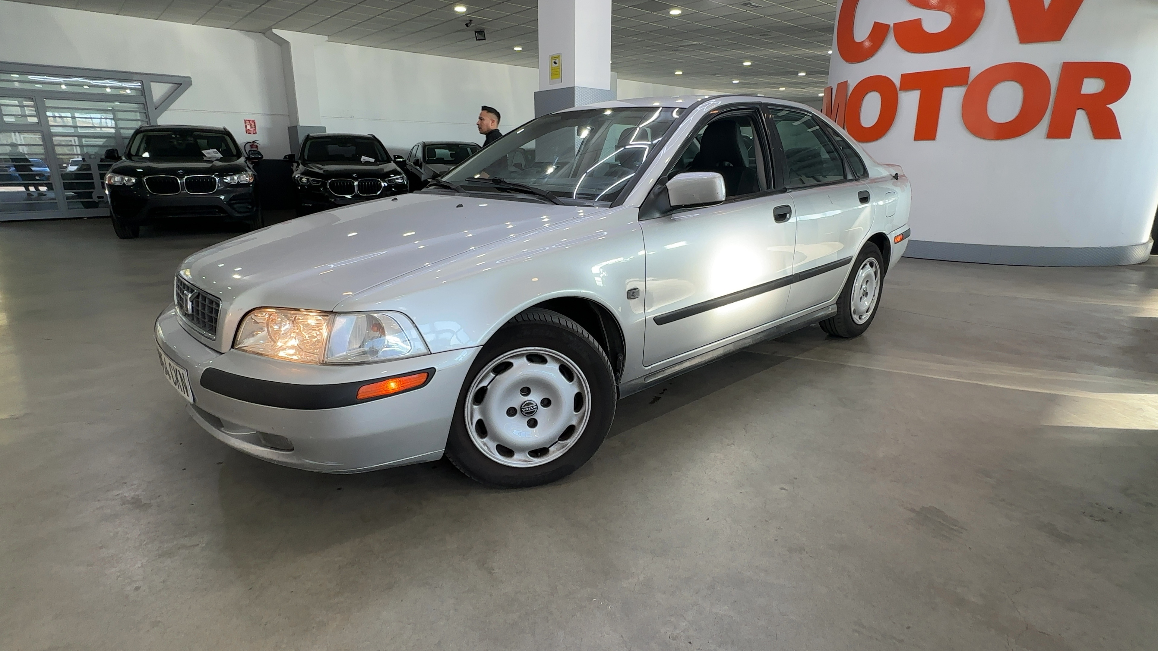 VOLVO S40