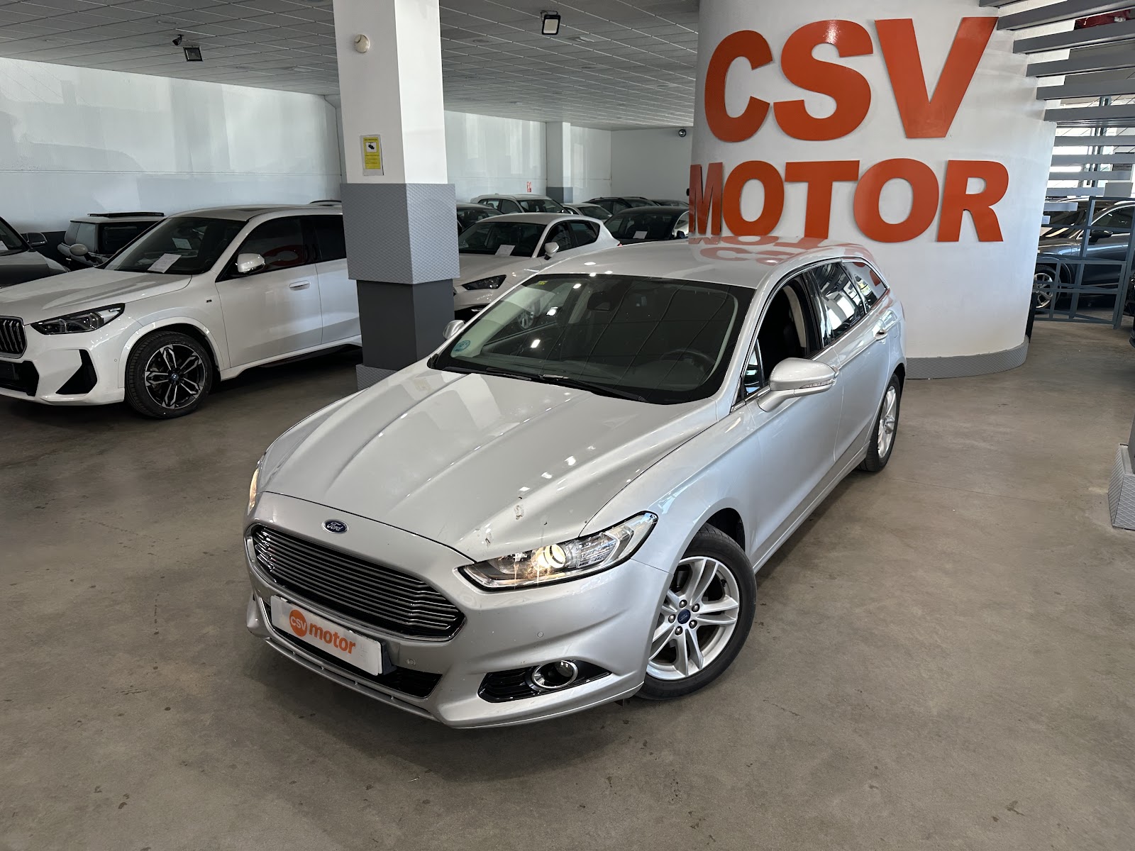 Interior de Ford Mondeo 2015 · foto real CSV Motor