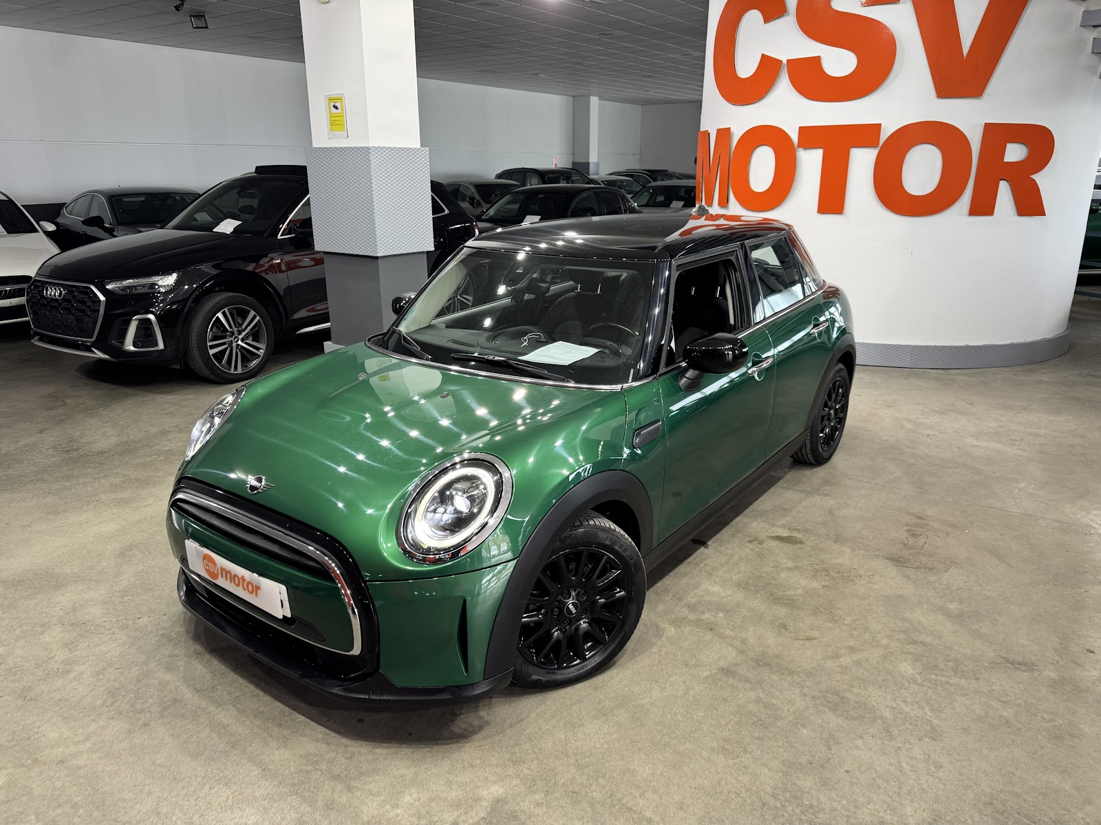 Salpicadero de Mini Mini 2023 · foto real CSV Motor