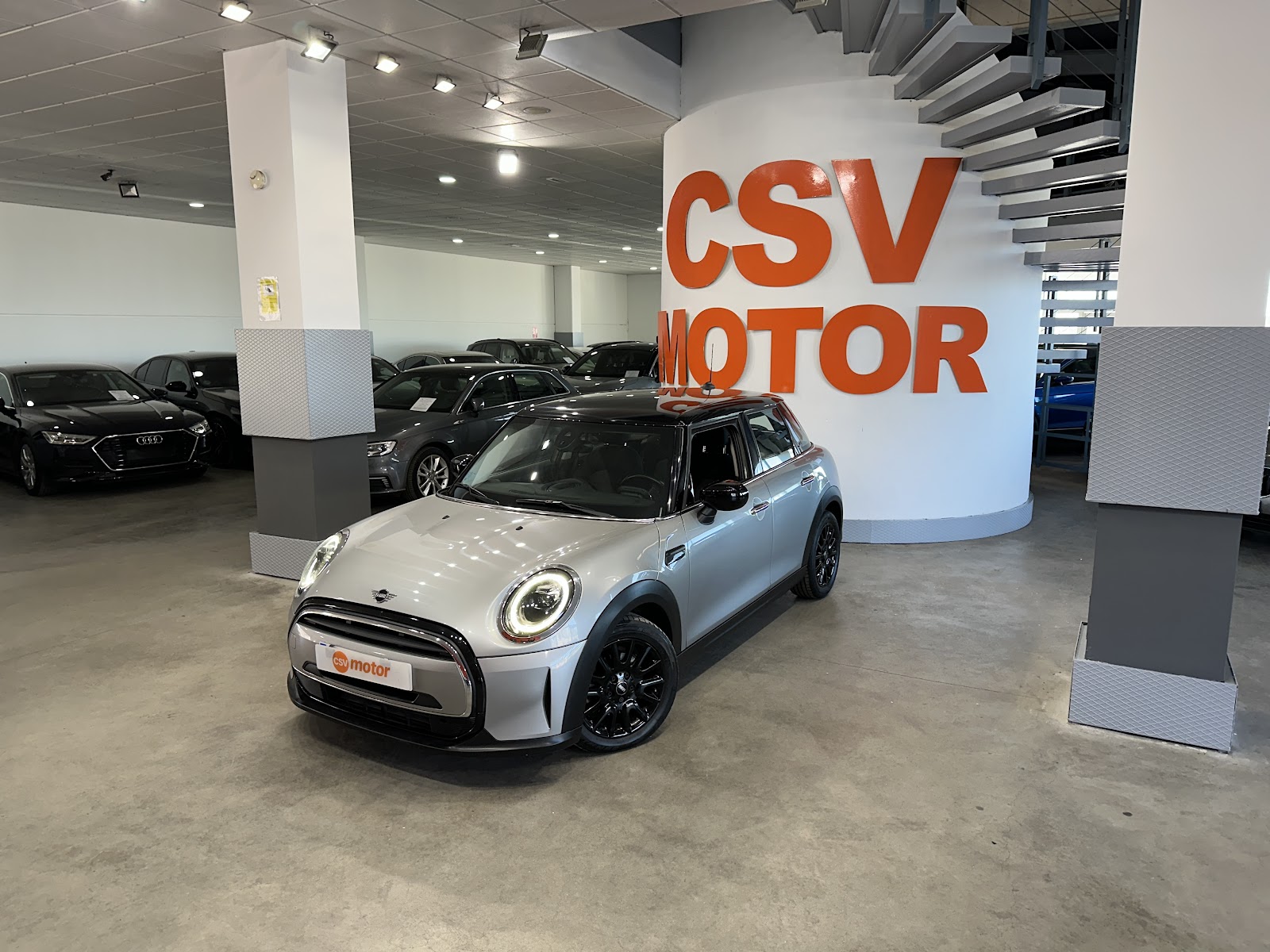 Salpicadero de Mini Mini 2023 · foto real CSV Motor