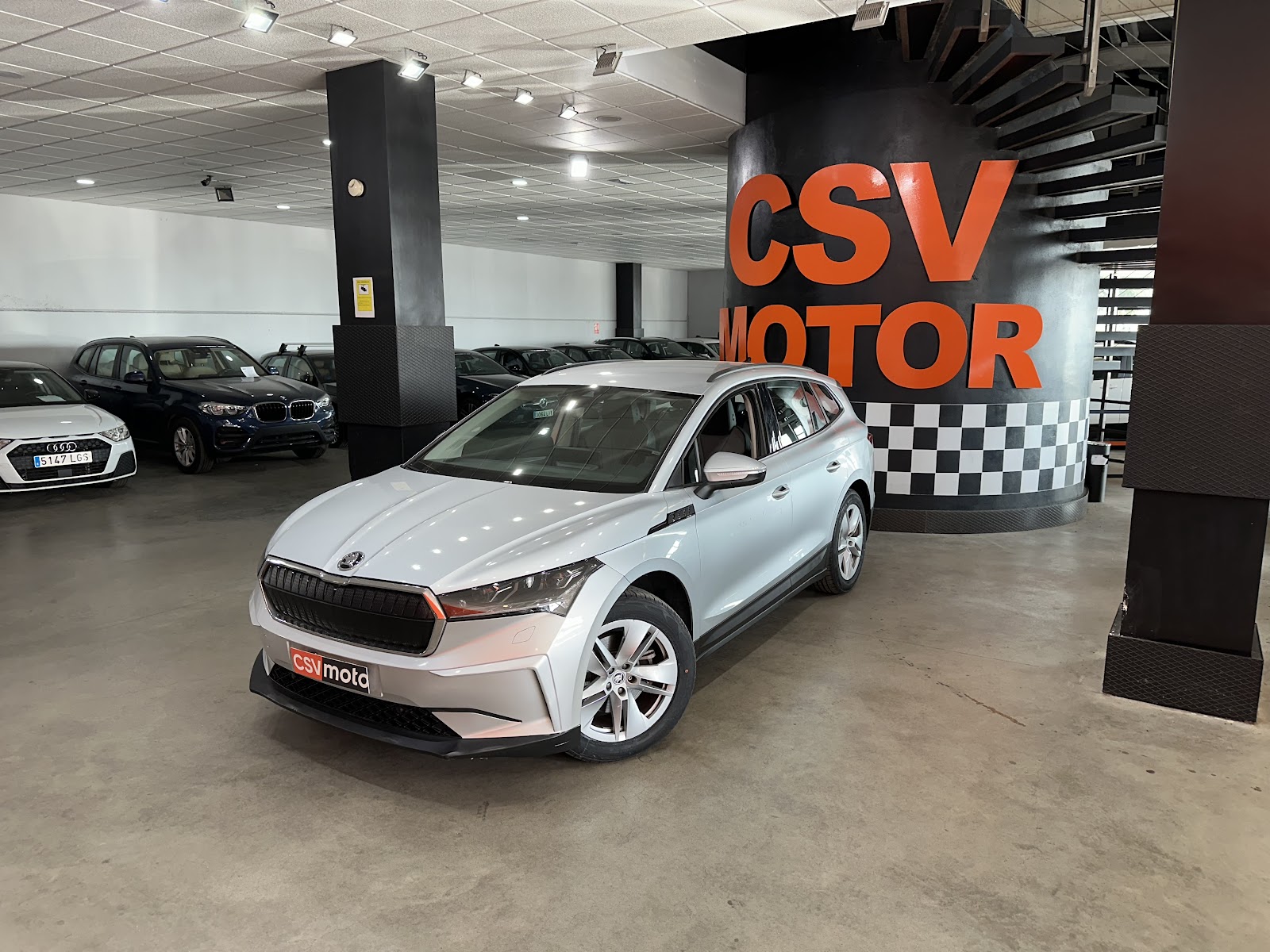 SKODA ENYAQ 180 IV 62KWH BASE