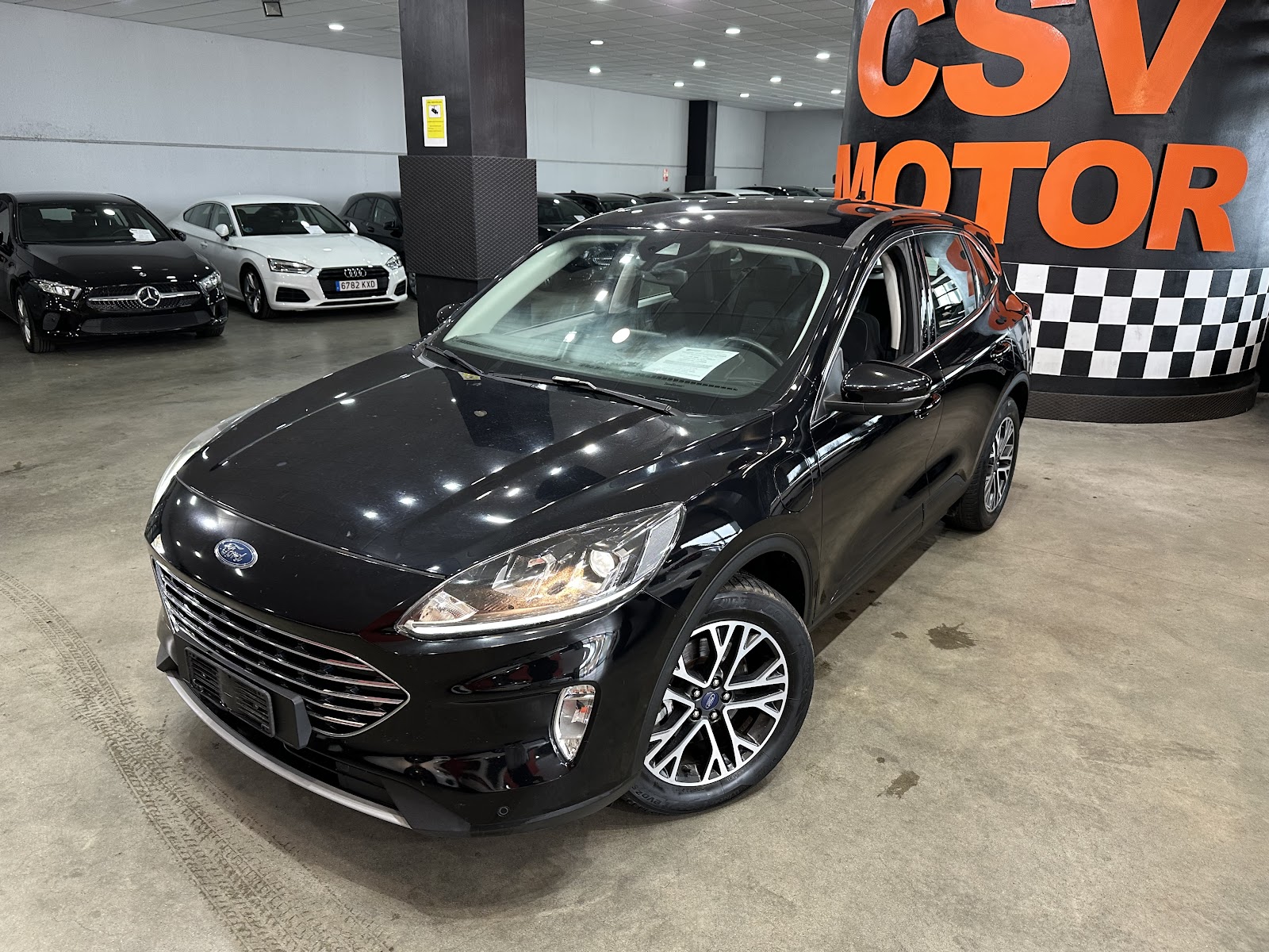 Maletero de Ford Kuga 2020 · foto real CSV Motor