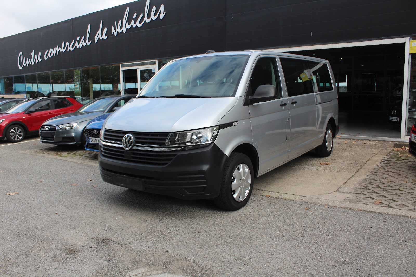 VOLKSWAGEN TRANSPORTER 2.0 TDI 110 COMBI L2