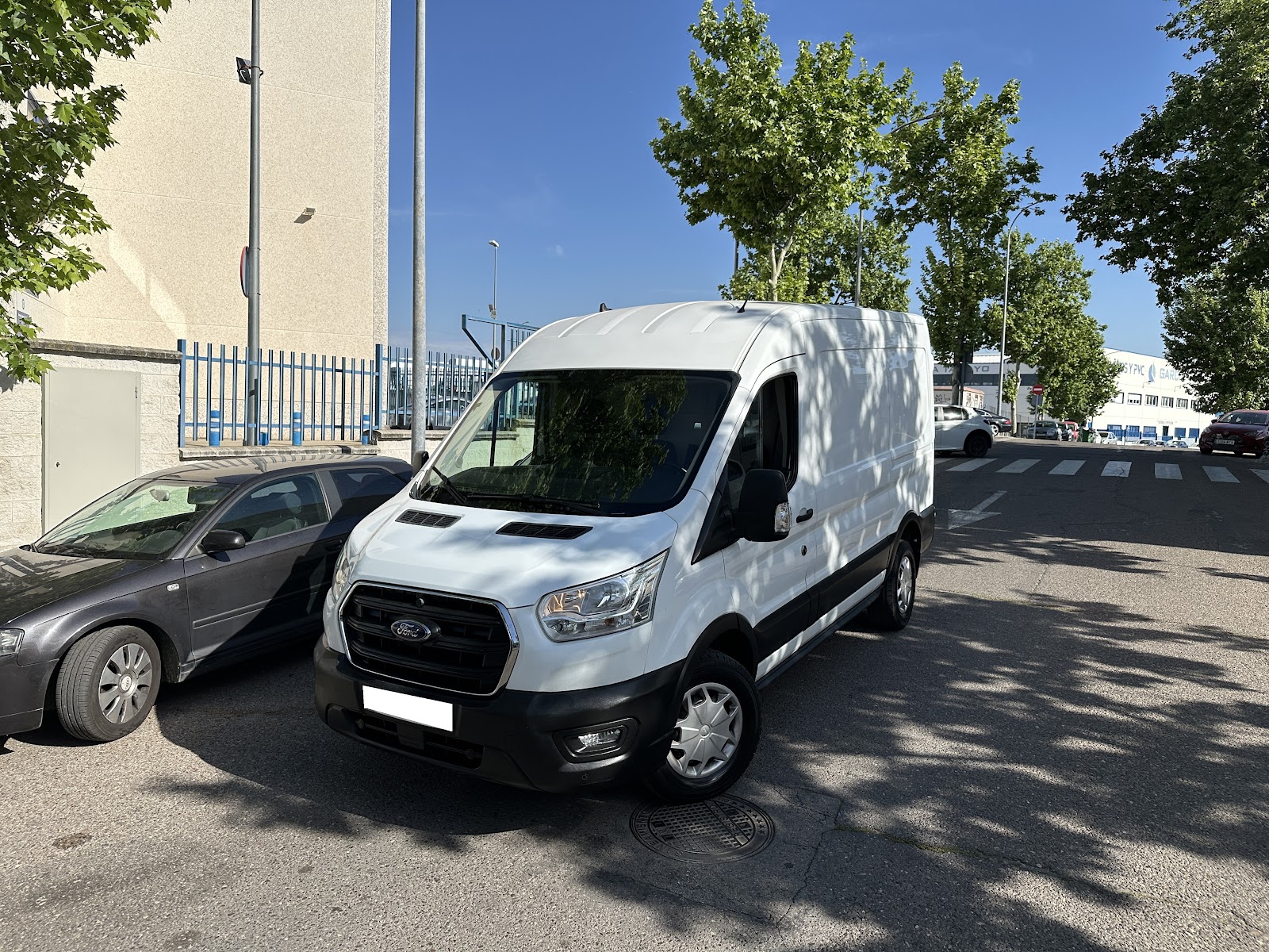 FORD TRANSIT 2.0 ECOBLUE 130 L2H2 350