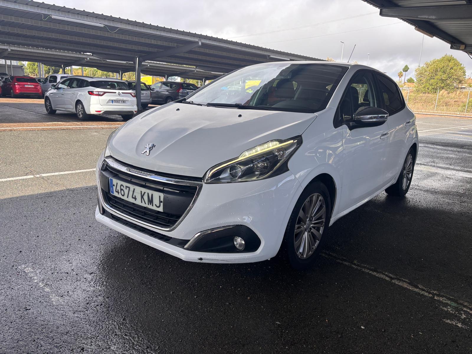 Peugeot 208 1.2G 82Cv Style entregado por CSV Motor en Valdefuentes