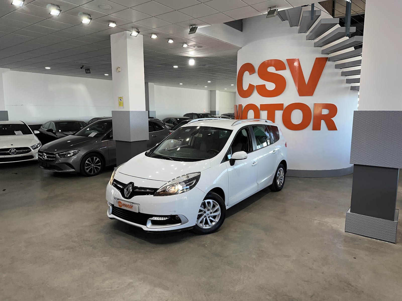Renault Grand Scenic 1.2 115Cv 7Plazas entregado por CSV Motor en Valdefuentes