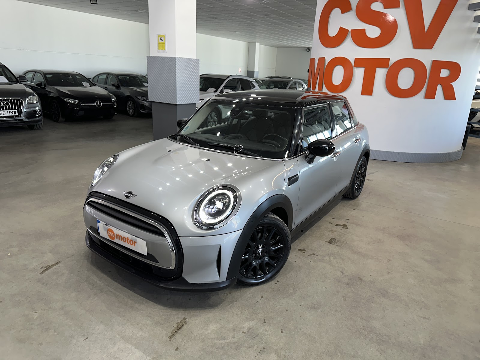 Salpicadero de Mini Mini 2024 · foto real CSV Motor