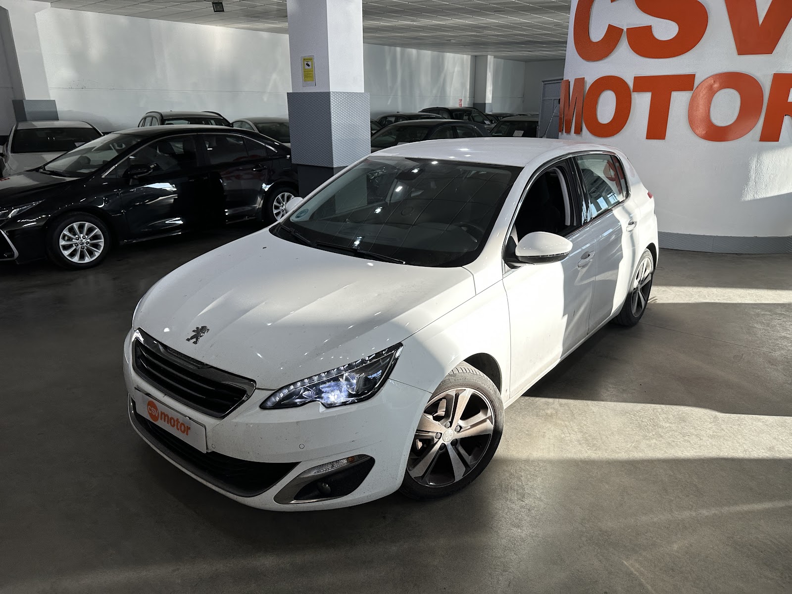 Peugeot 308 1.2  130 Cv  Allure entregado por CSV Motor en Valdefuentes