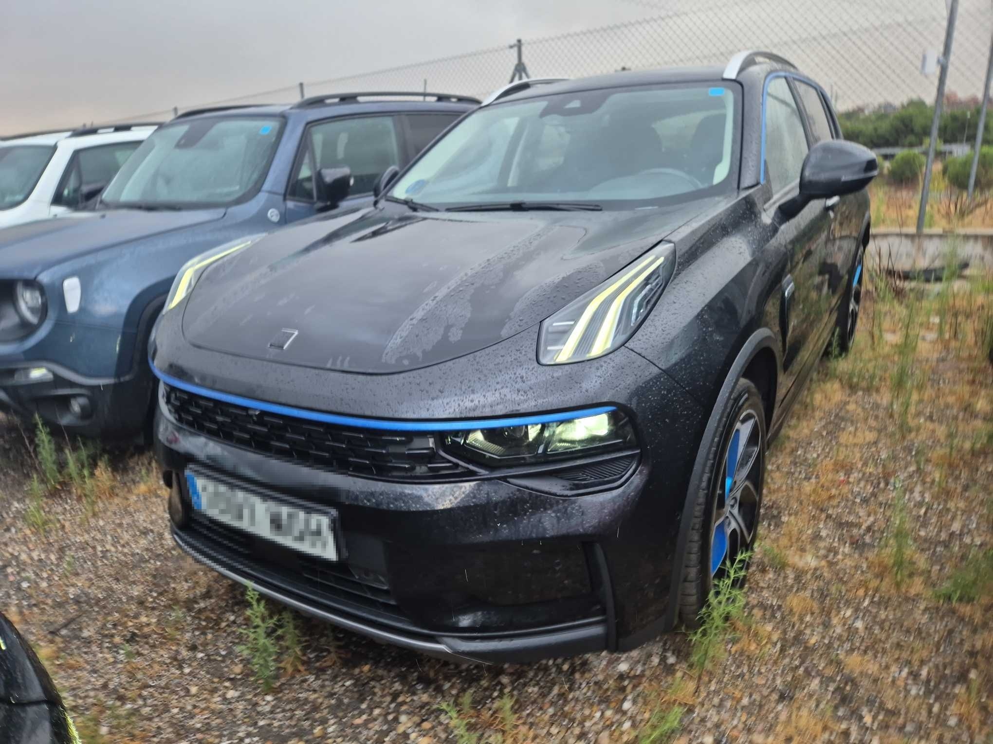 LYNK&CO 01
