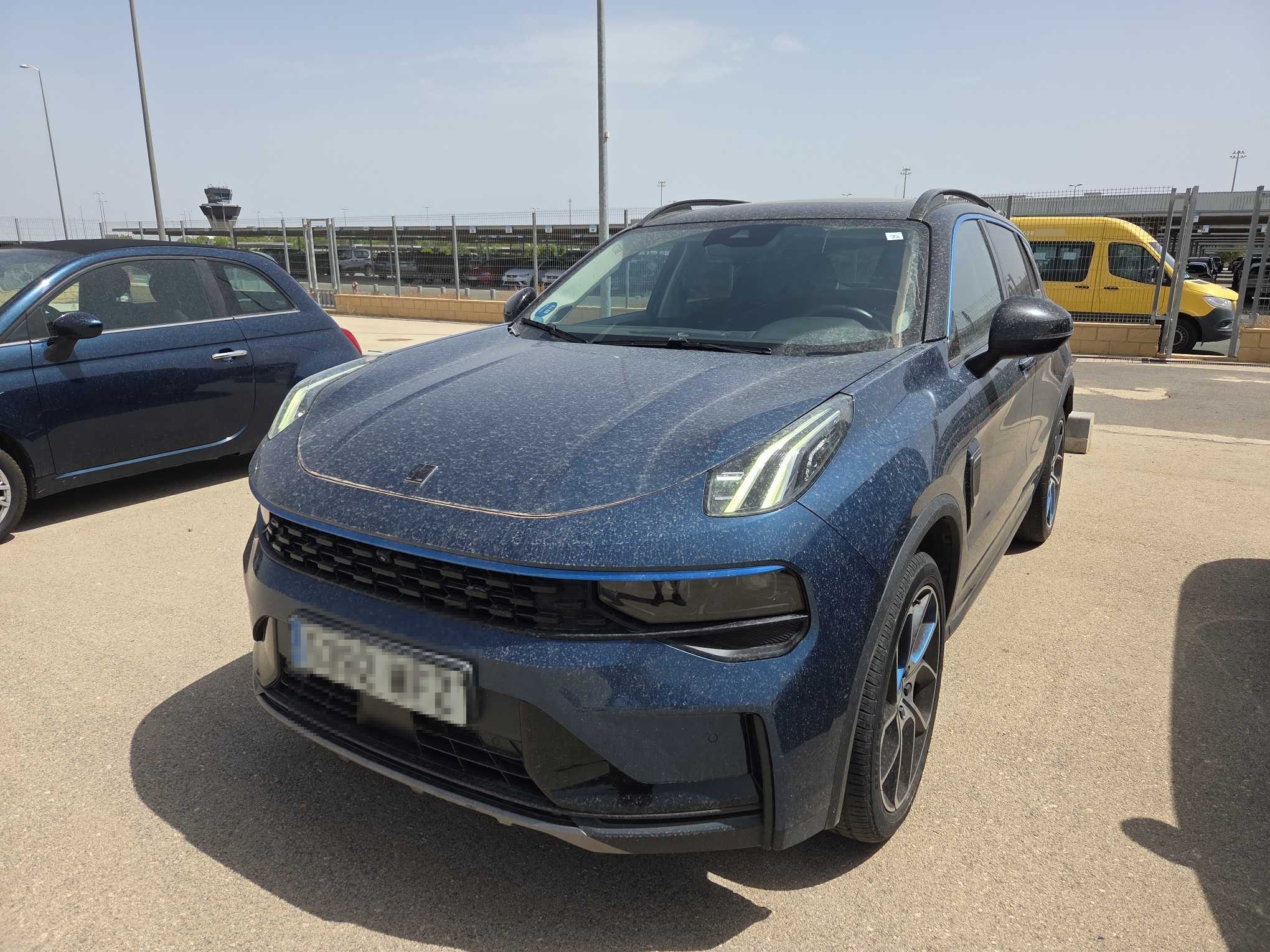 LYNK&CO 01
