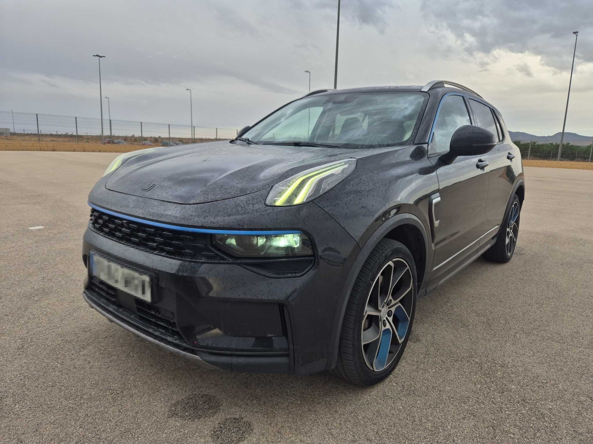 LYNK&CO 01