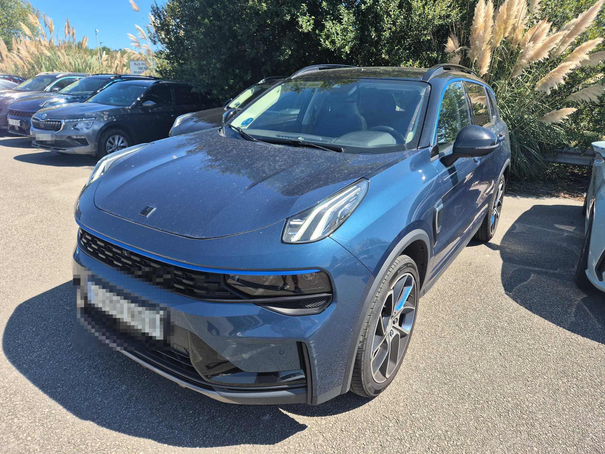 LYNK&CO 01