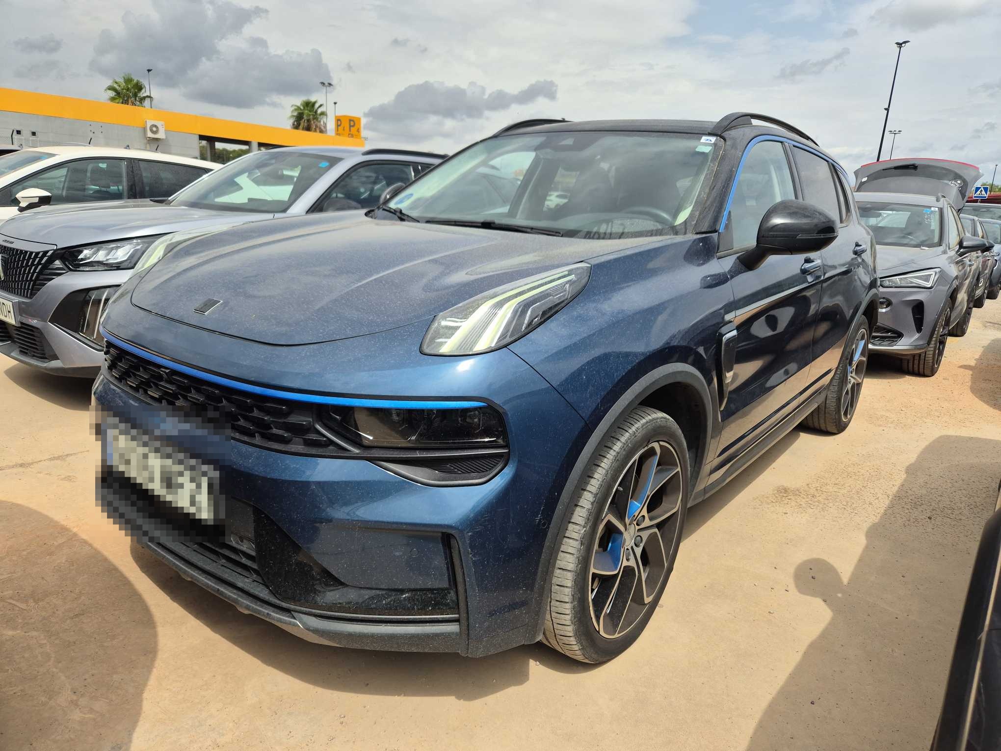 LYNK&CO 01