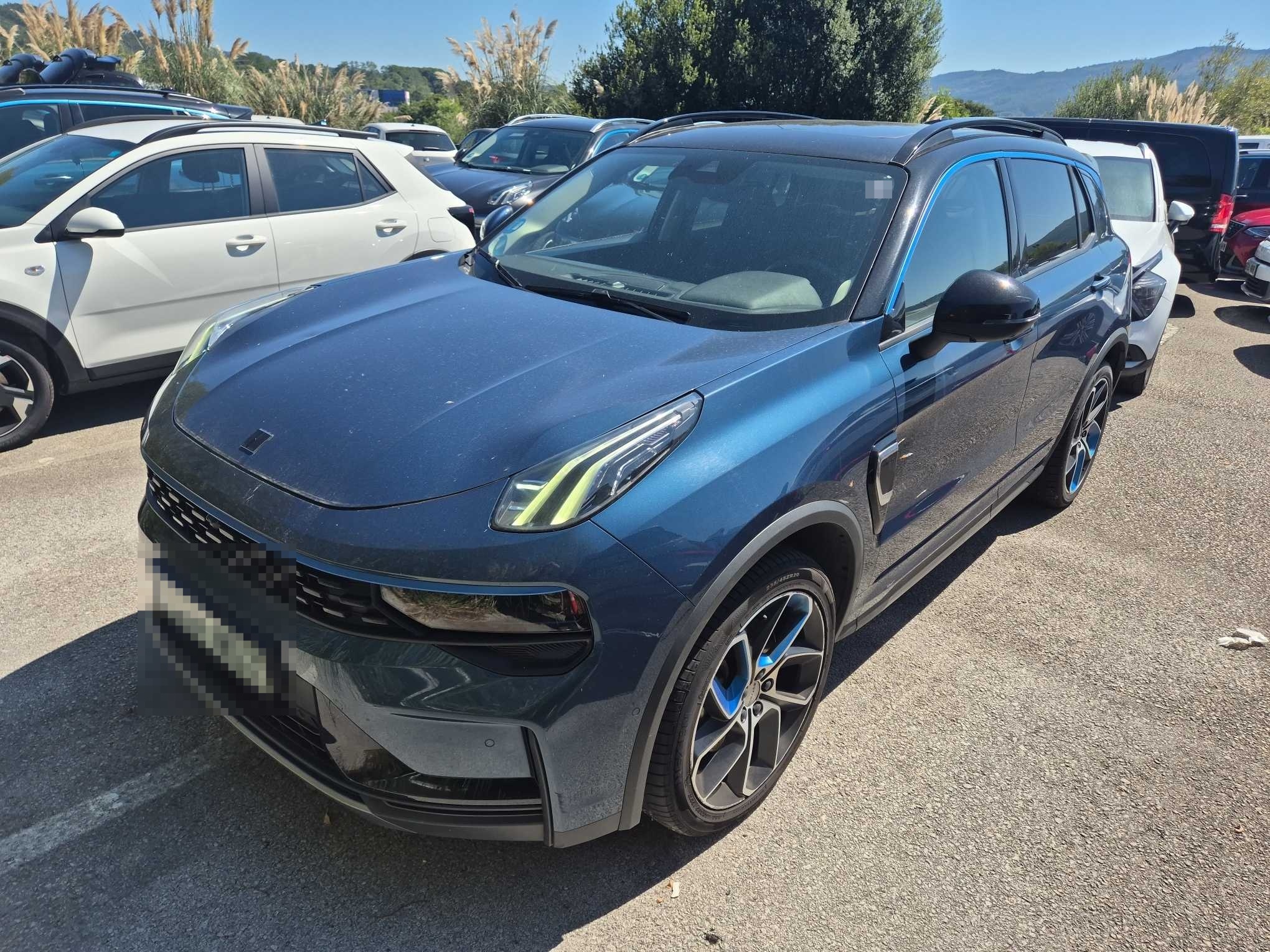 LYNK&CO 01