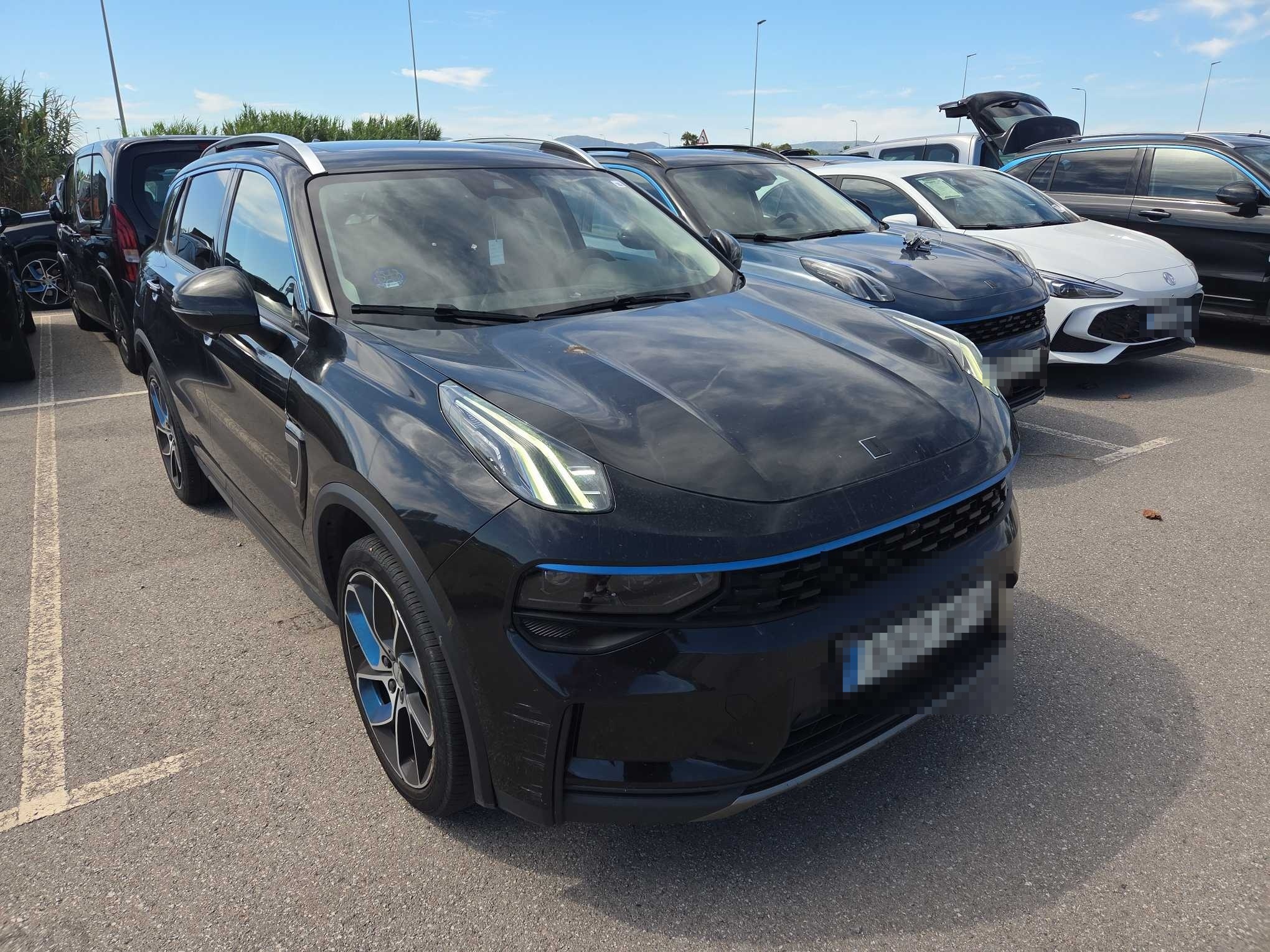 LYNK&CO 01