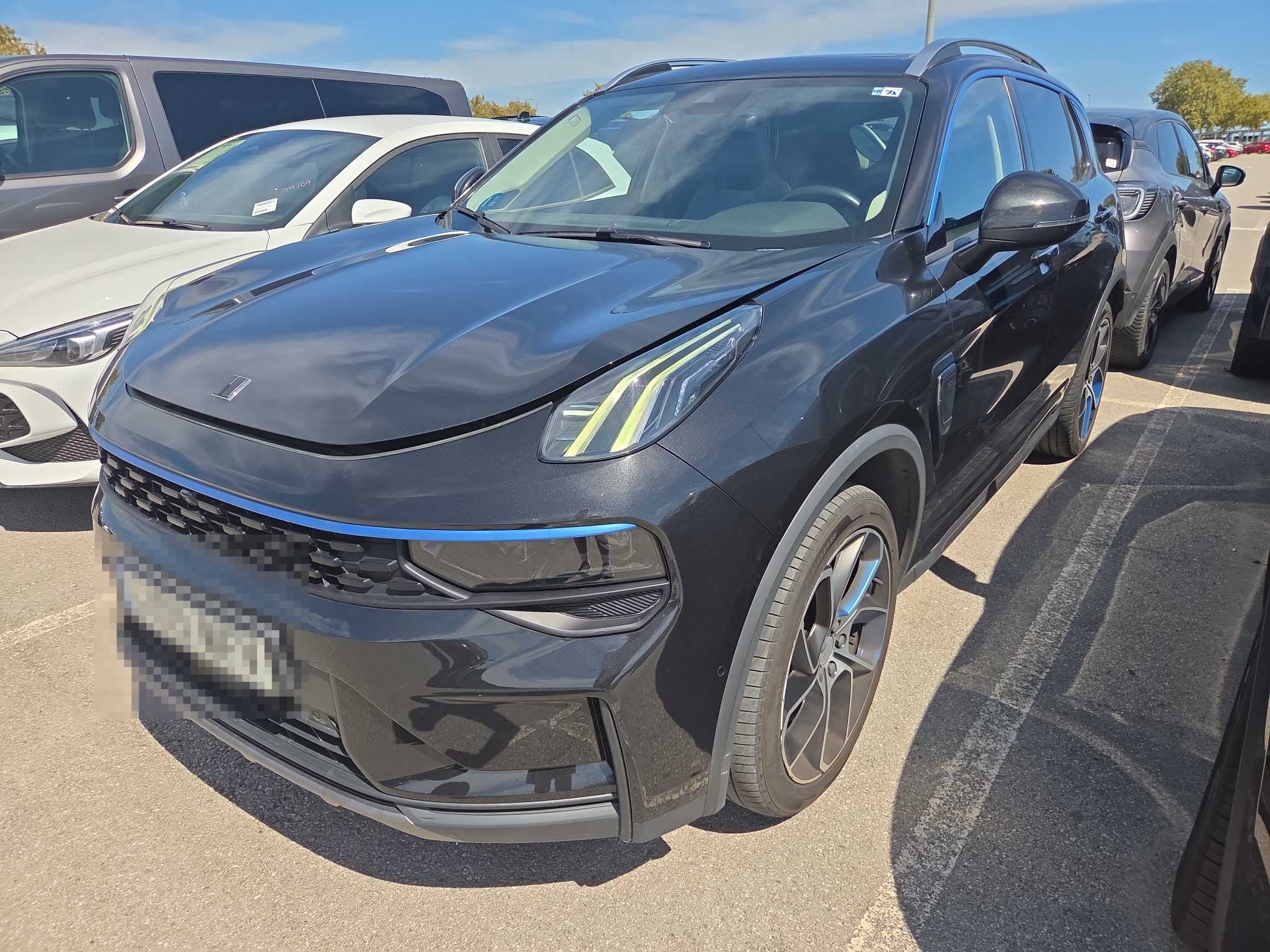 LYNK&CO 01