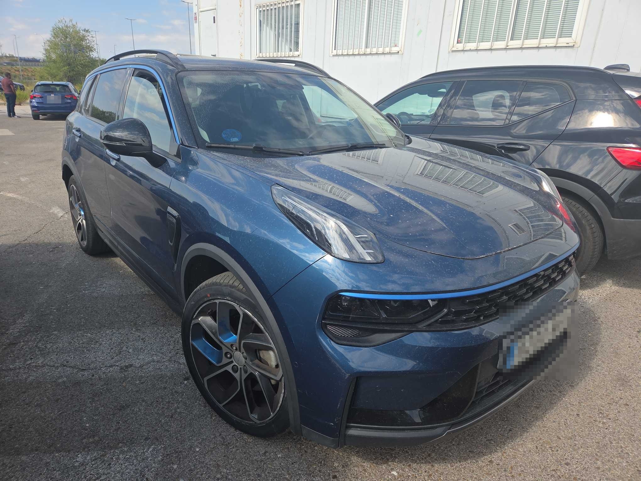 LYNK&CO 01