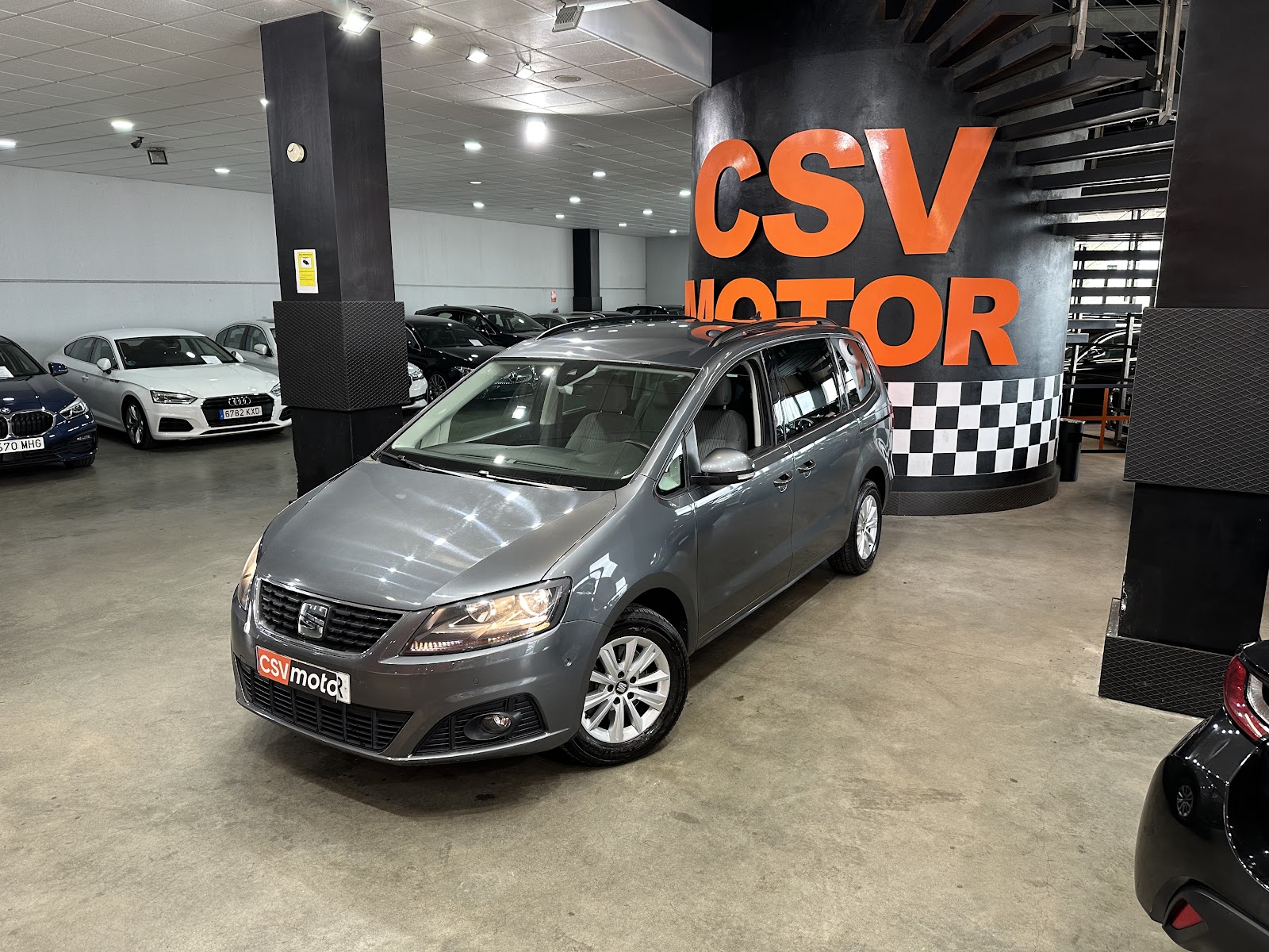 Foto 3 de SEAT Alhambra 2022 en venta en CSV Motor VALDEFUENTES · color Gris Metalizado