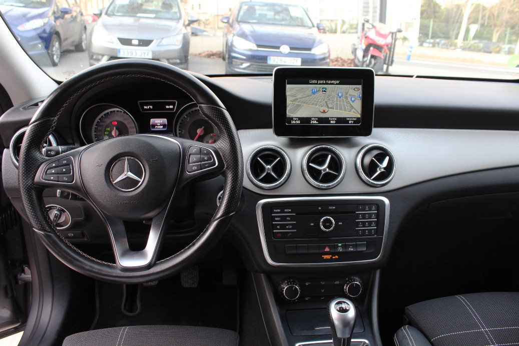 Foto 11 de MERCEDES CLA 2015 en venta en CSV Motor VALDEFUENTES