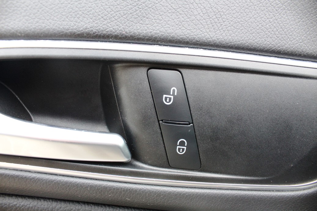 Foto 10 de MERCEDES CLA 2015 en venta en CSV Motor VALDEFUENTES