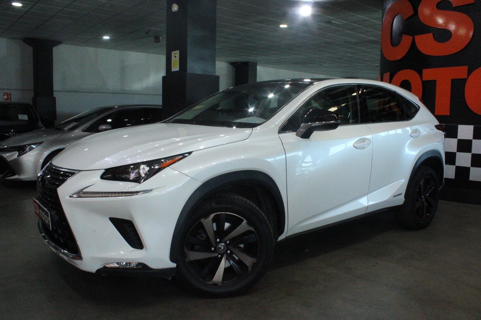 Foto 2 de LEXUS NX 2019 en venta en CSV Motor