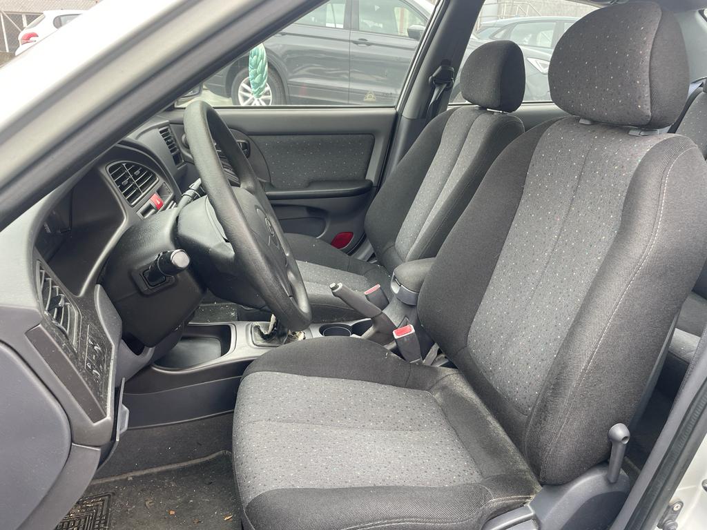 Foto 7 de HYUNDAI ELANTRA 2004 en venta en CSV Motor