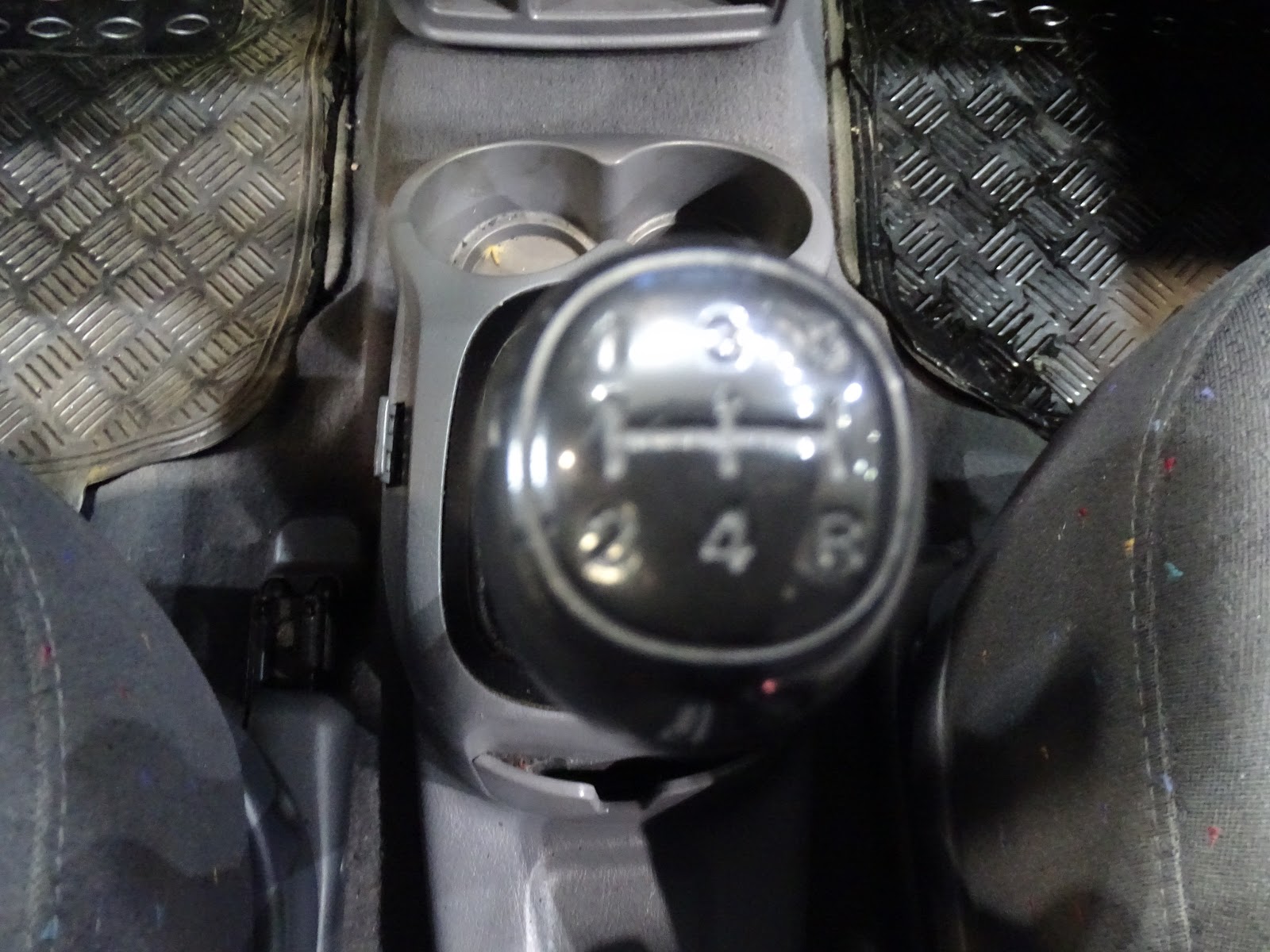Foto 14 de HYUNDAI TRAJET 2023 en venta en CSV Motor VALDEFUENTES