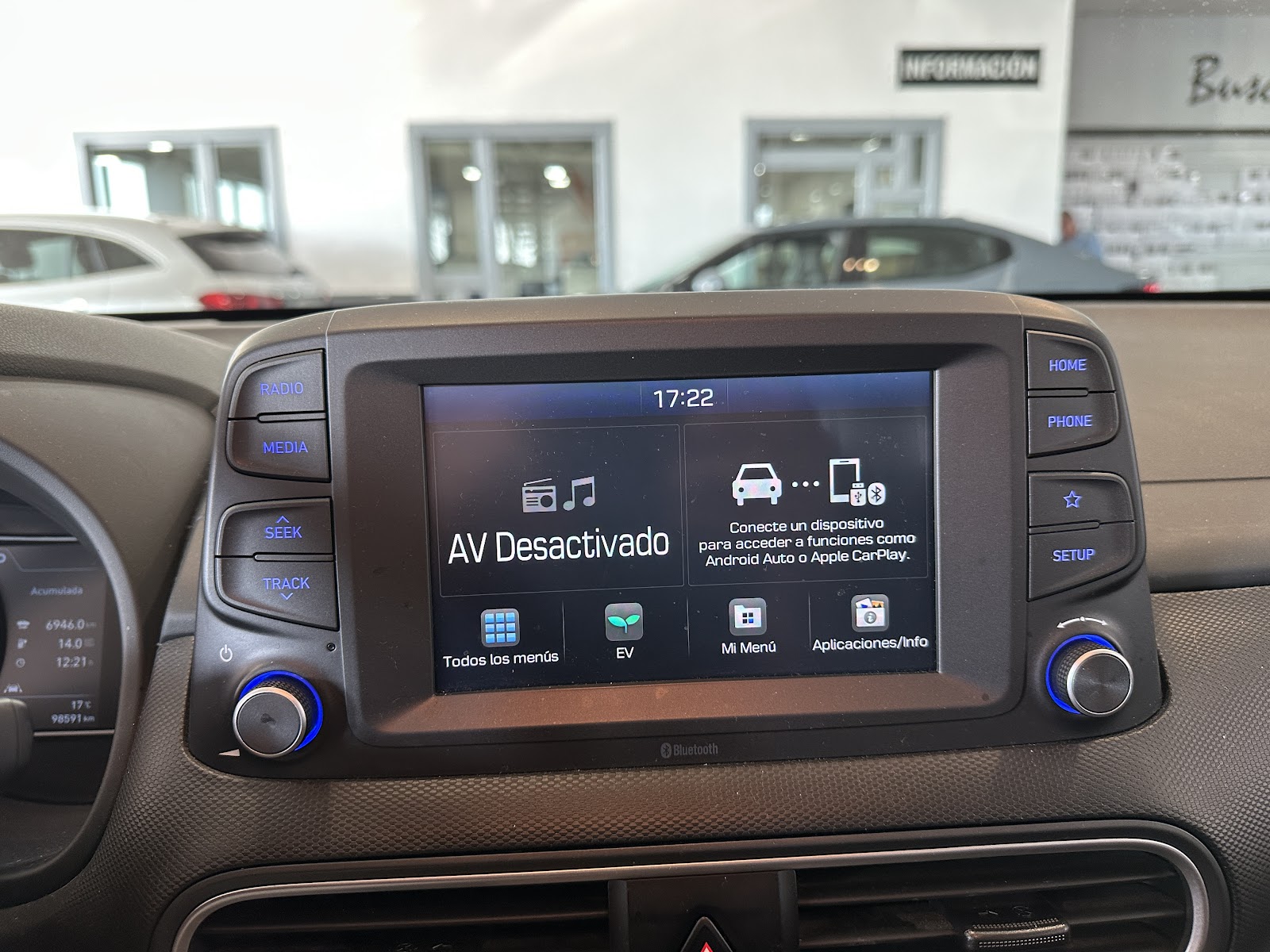 Foto 10 de HYUNDAI KONA 2020 en venta en CSV Motor VALDEFUENTES