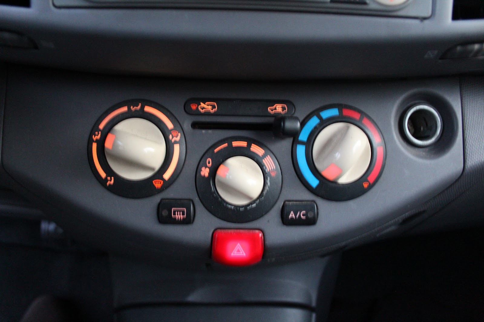 Foto 18 de NISSAN MICRA 2003 en venta en CSV Motor VALDEFUENTES