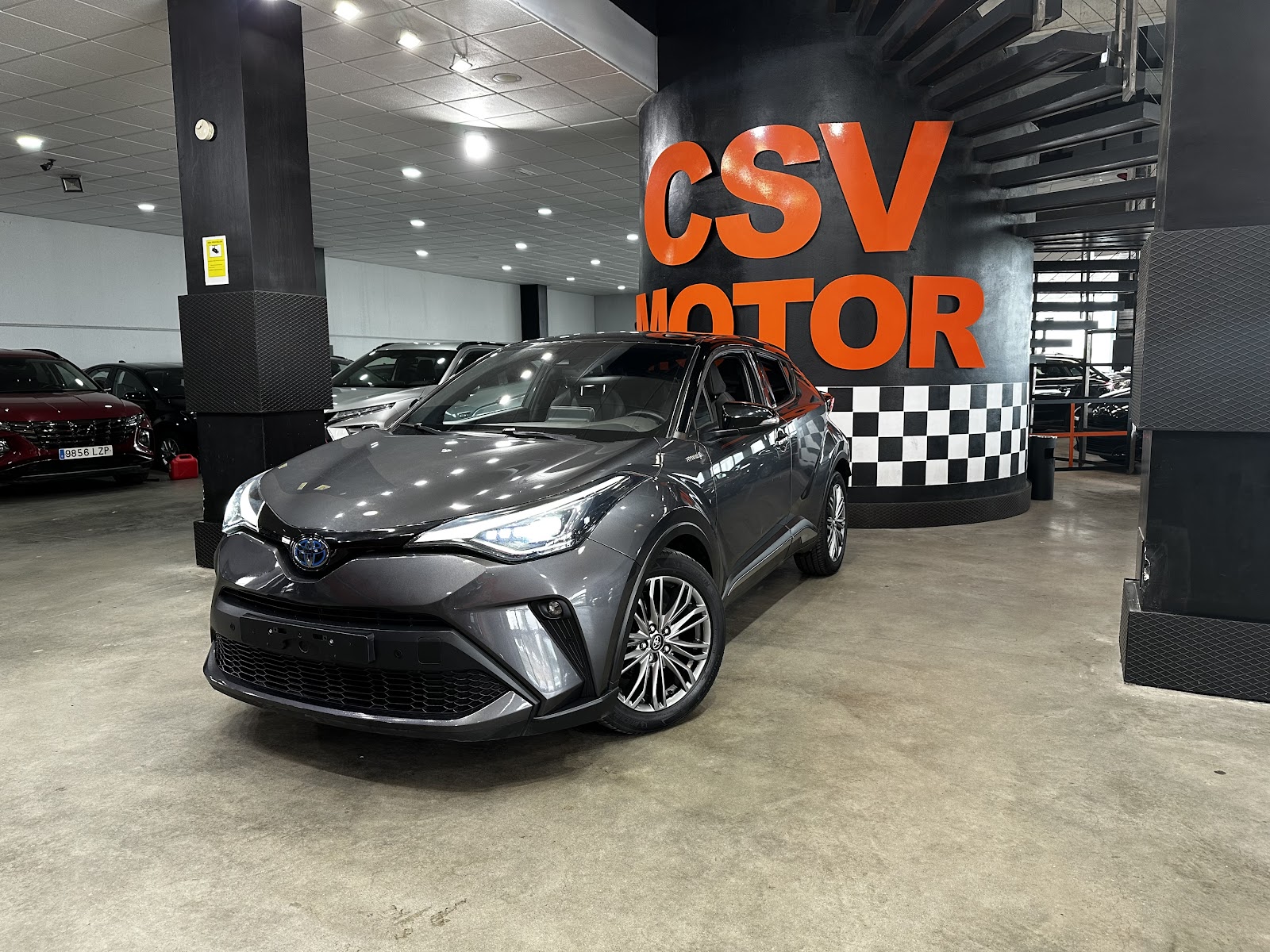 Foto 2 de TOYOTA C-HR 2021 en venta en CSV Motor VALDEFUENTES