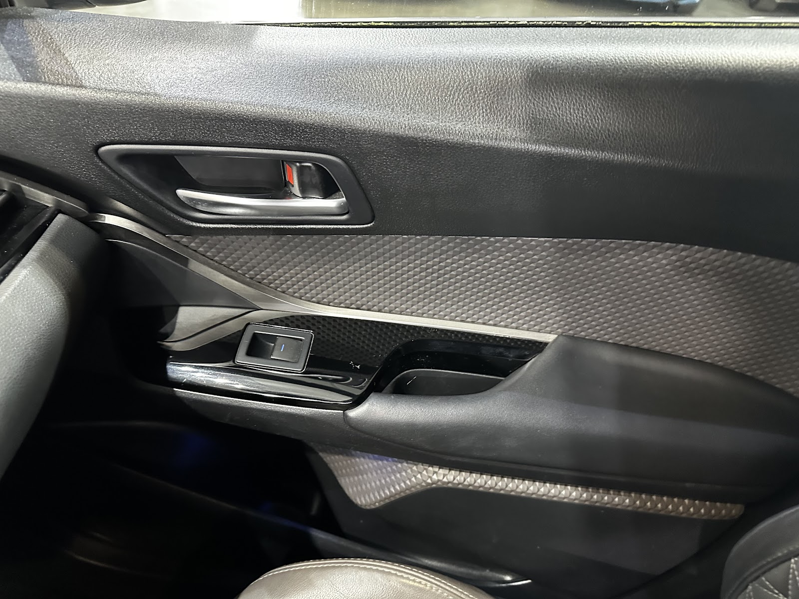 Foto 14 de TOYOTA C-HR 2021 en venta en CSV Motor VALDEFUENTES