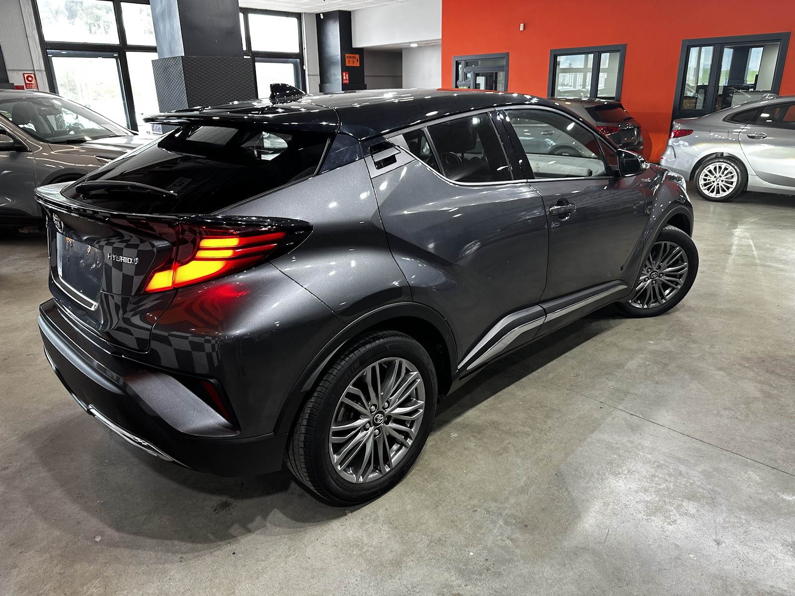 Foto 6 de TOYOTA C-HR 2021 en venta en CSV Motor VALDEFUENTES