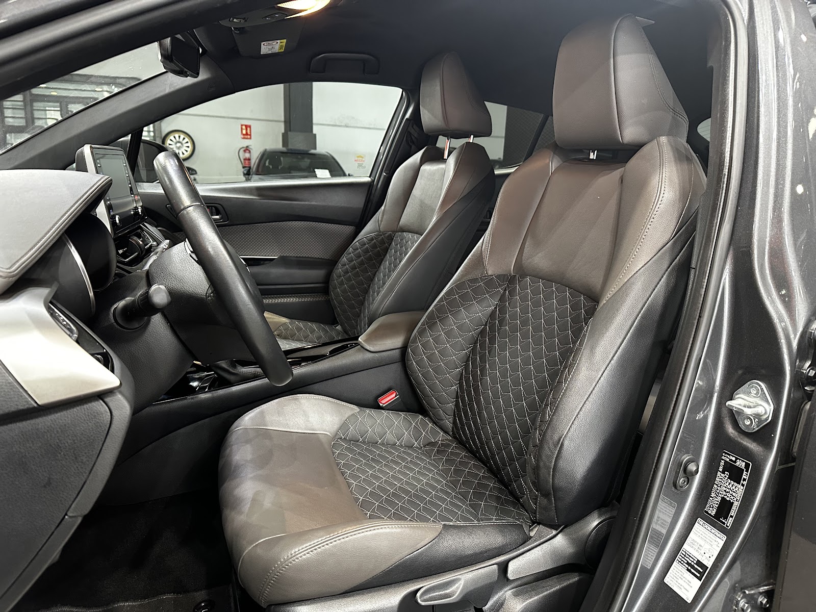 Foto 9 de TOYOTA C-HR 2021 en venta en CSV Motor VALDEFUENTES