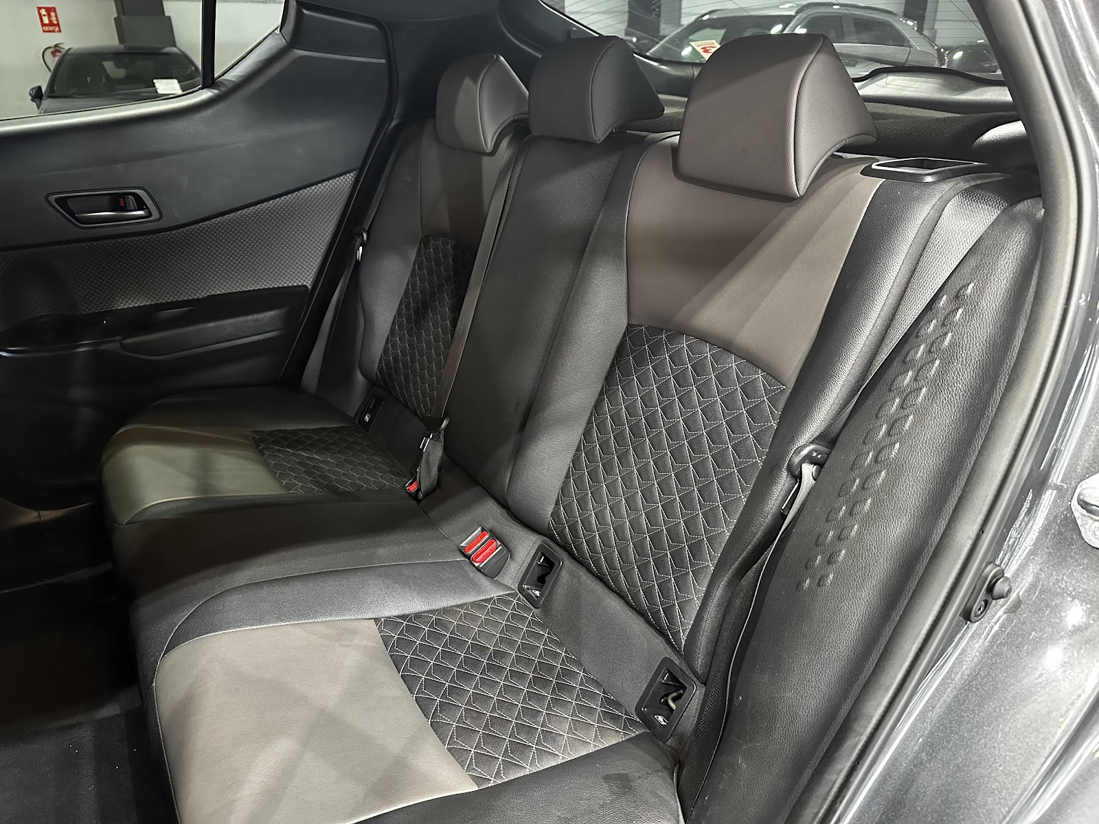 Foto 10 de TOYOTA C-HR 2021 en venta en CSV Motor VALDEFUENTES