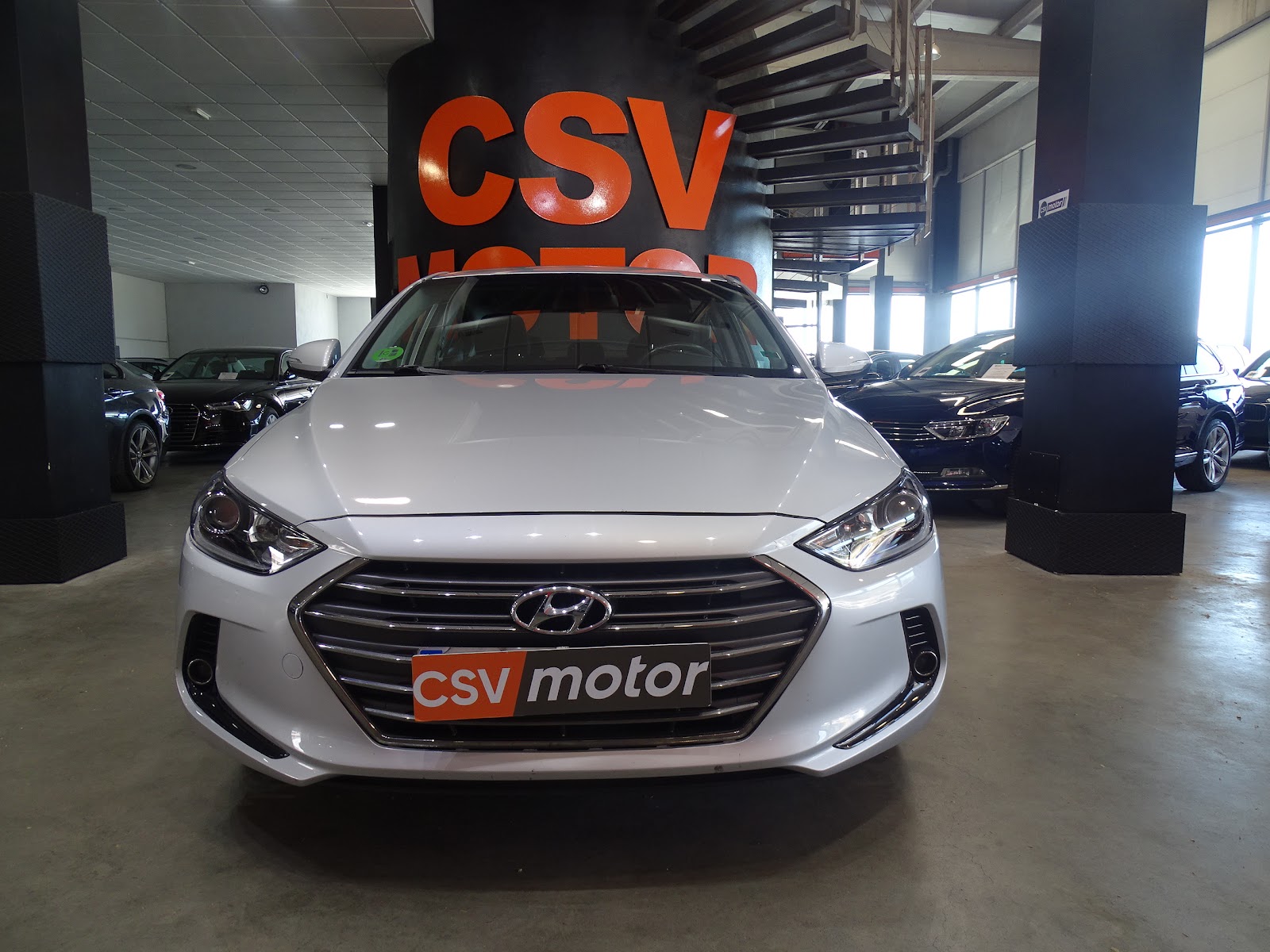 Foto 2 de HYUNDAI ELANTRA 2016 en venta en CSV Motor VALDEFUENTES