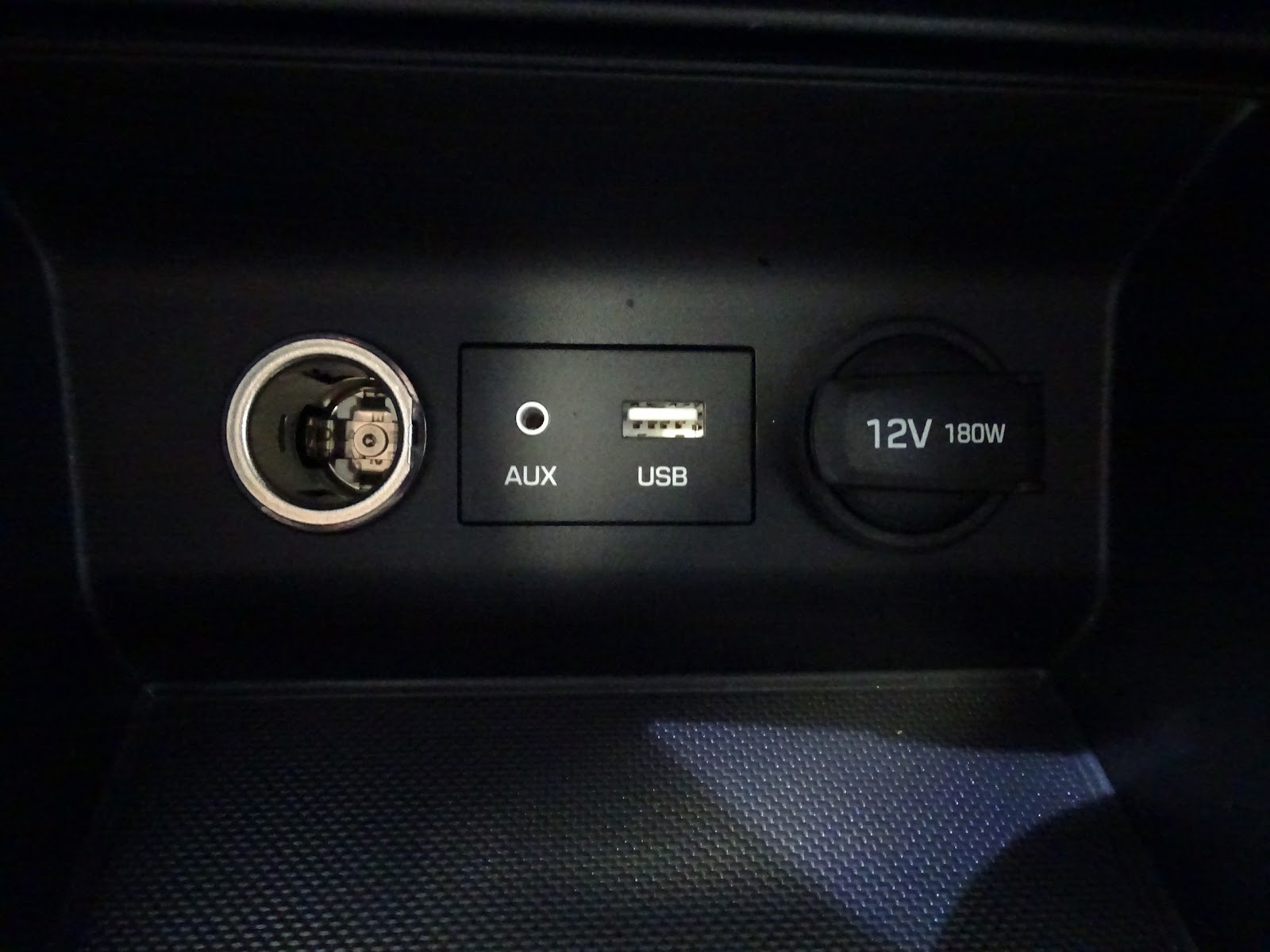 Foto 18 de HYUNDAI ELANTRA 2016 en venta en CSV Motor VALDEFUENTES