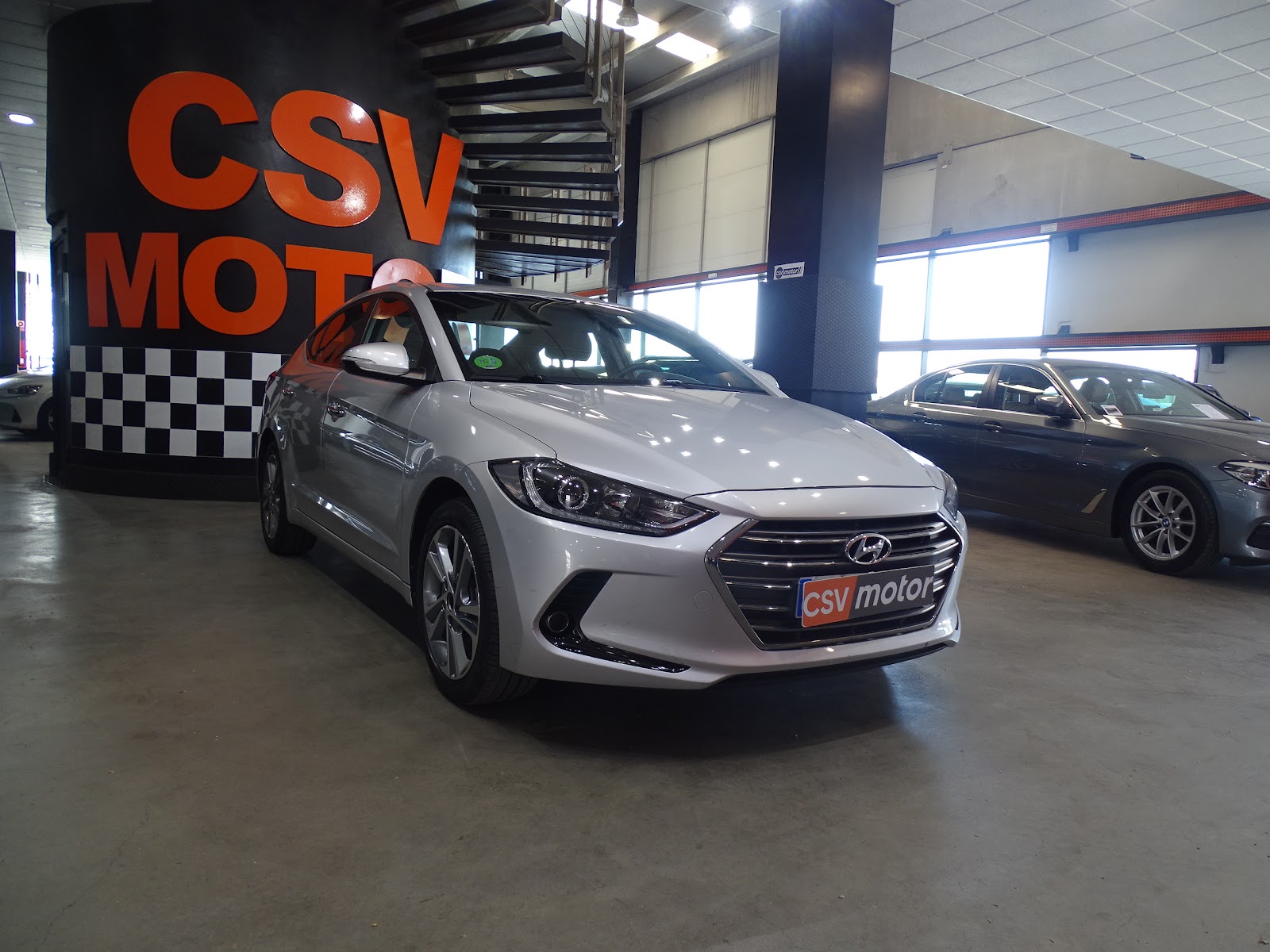 Foto 3 de HYUNDAI ELANTRA 2016 en venta en CSV Motor VALDEFUENTES