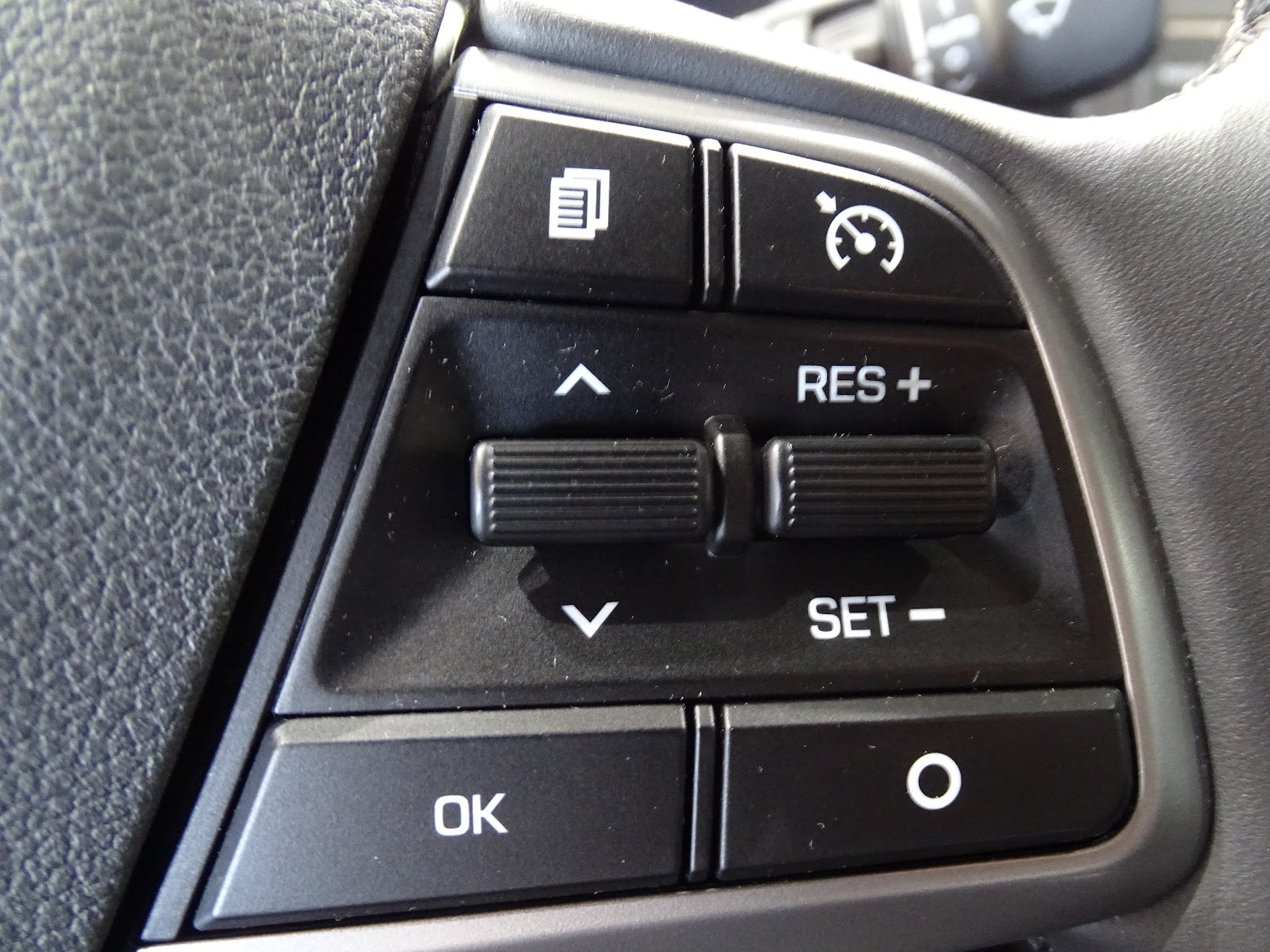 Foto 10 de HYUNDAI ELANTRA 2016 en venta en CSV Motor VALDEFUENTES