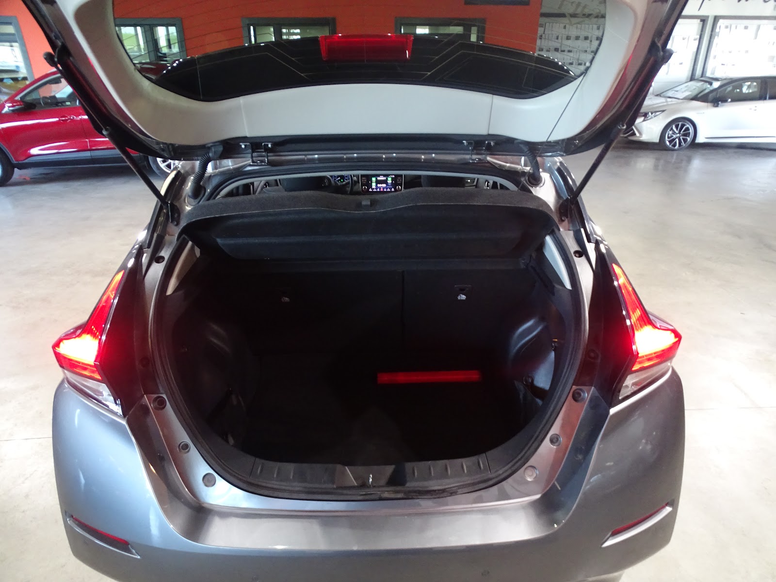 Foto 8 de NISSAN LEAF 2021 en venta en CSV Motor VALDEFUENTES