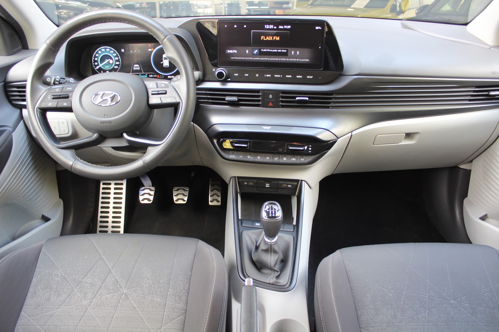 Foto 9 de HYUNDAI BAYON 2023 en venta en CSV Motor VALDEFUENTES