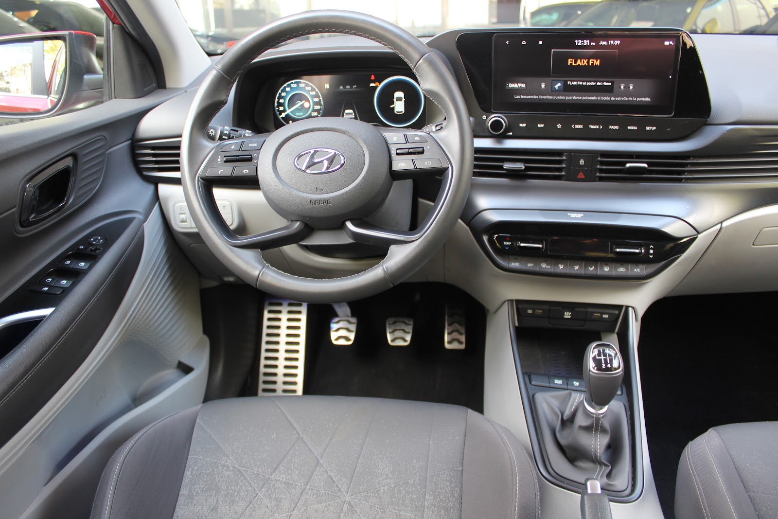 Foto 10 de HYUNDAI BAYON 2023 en venta en CSV Motor VALDEFUENTES