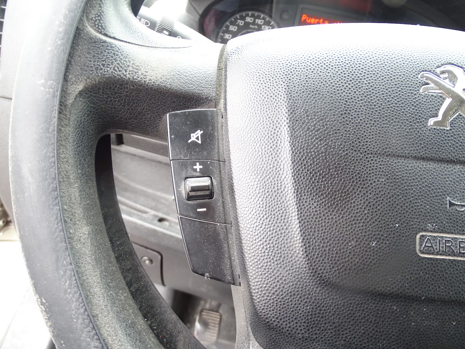 Foto 10 de PEUGEOT BOXER 2015 en venta en CSV Motor VALDEFUENTES