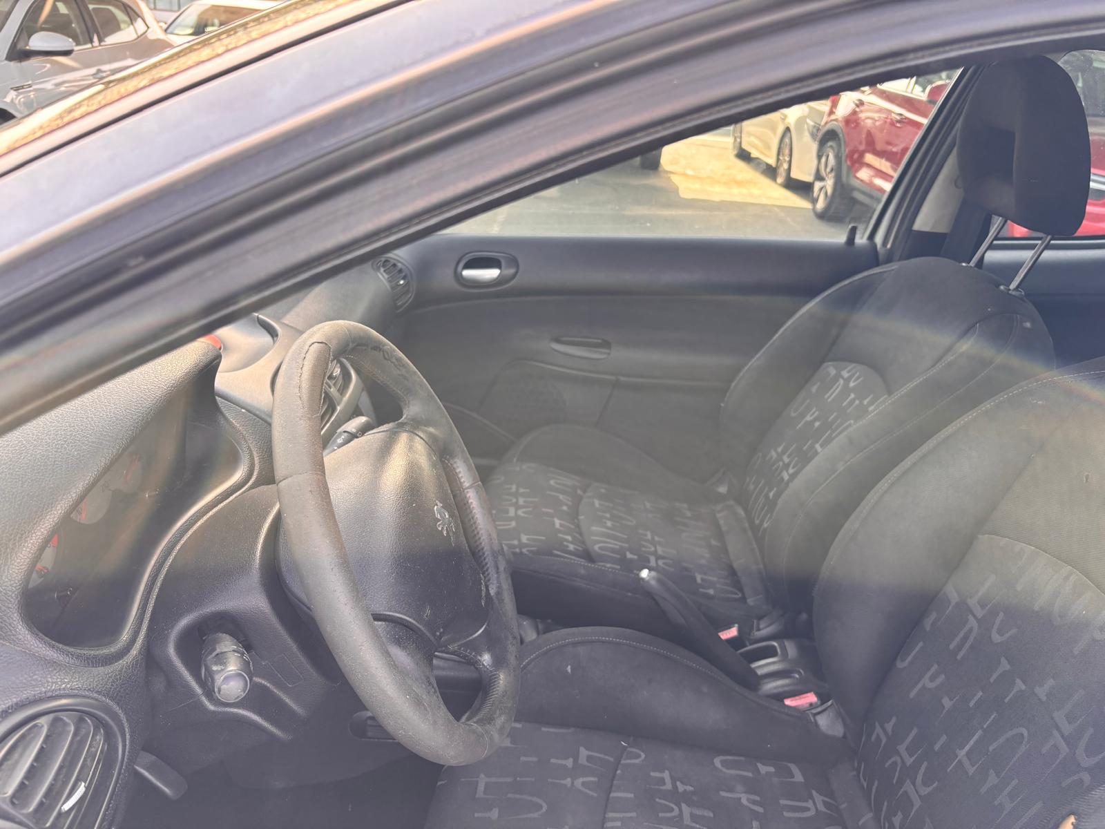 Foto 8 de PEUGEOT 206 2004 en venta en CSV Motor VALDEFUENTES