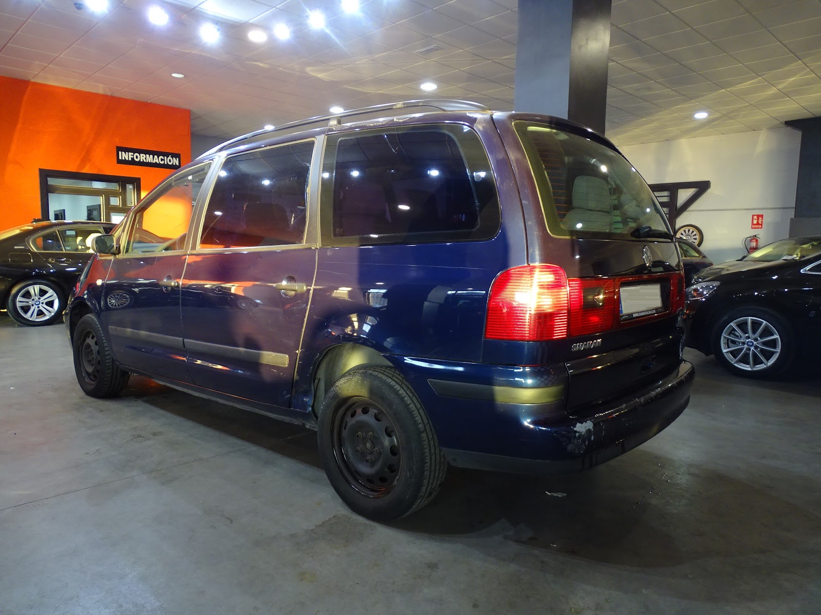 Foto 2 de VOLKSWAGEN SHARAN 2001 en venta en CSV Motor VALDEFUENTES