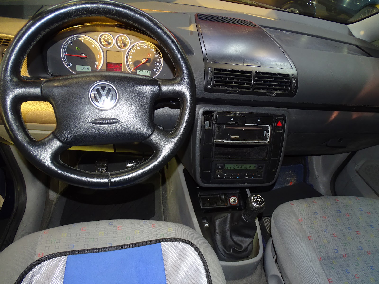Foto 8 de VOLKSWAGEN SHARAN 2001 en venta en CSV Motor VALDEFUENTES