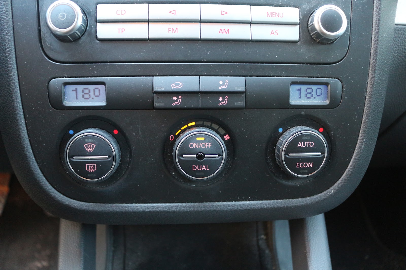 Foto 14 de VOLKSWAGEN JETTA 2016 en venta en CSV Motor VALDEFUENTES
