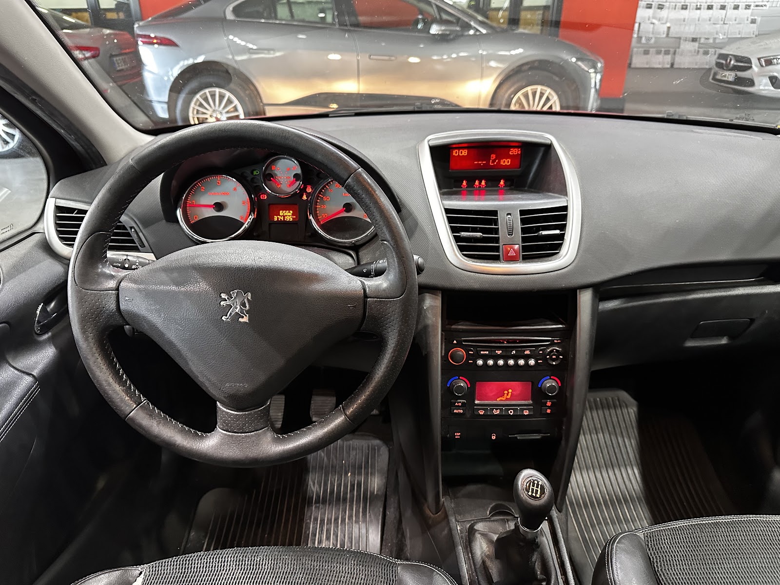 Foto 11 de PEUGEOT 207 2010 en venta en CSV Motor VALDEFUENTES