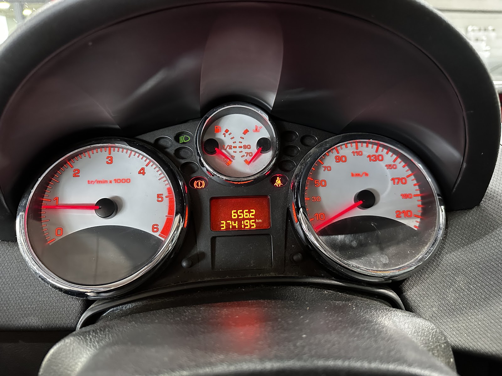 Foto 13 de PEUGEOT 207 2010 en venta en CSV Motor VALDEFUENTES