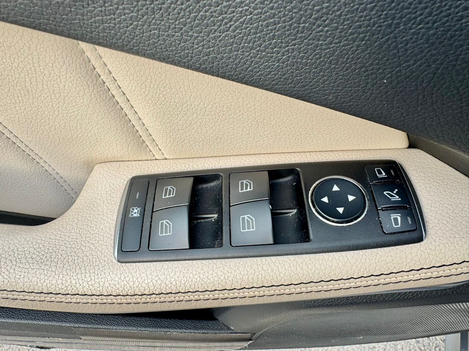Foto 14 de MERCEDES CLASE E 2014 en venta en CSV Motor VALDEFUENTES
