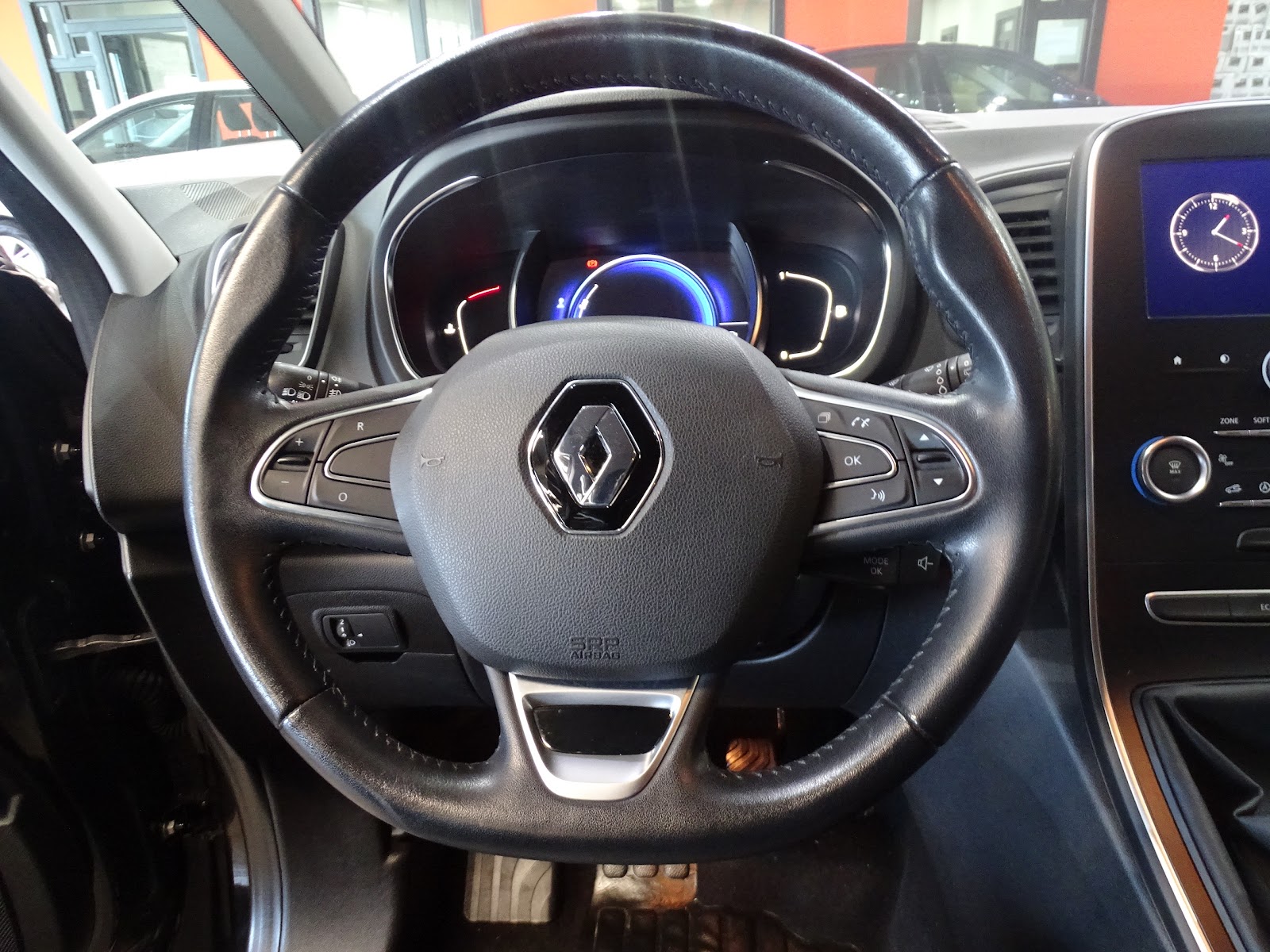 Foto 9 de RENAULT SCENIC 2017 en venta en CSV Motor VALDEFUENTES